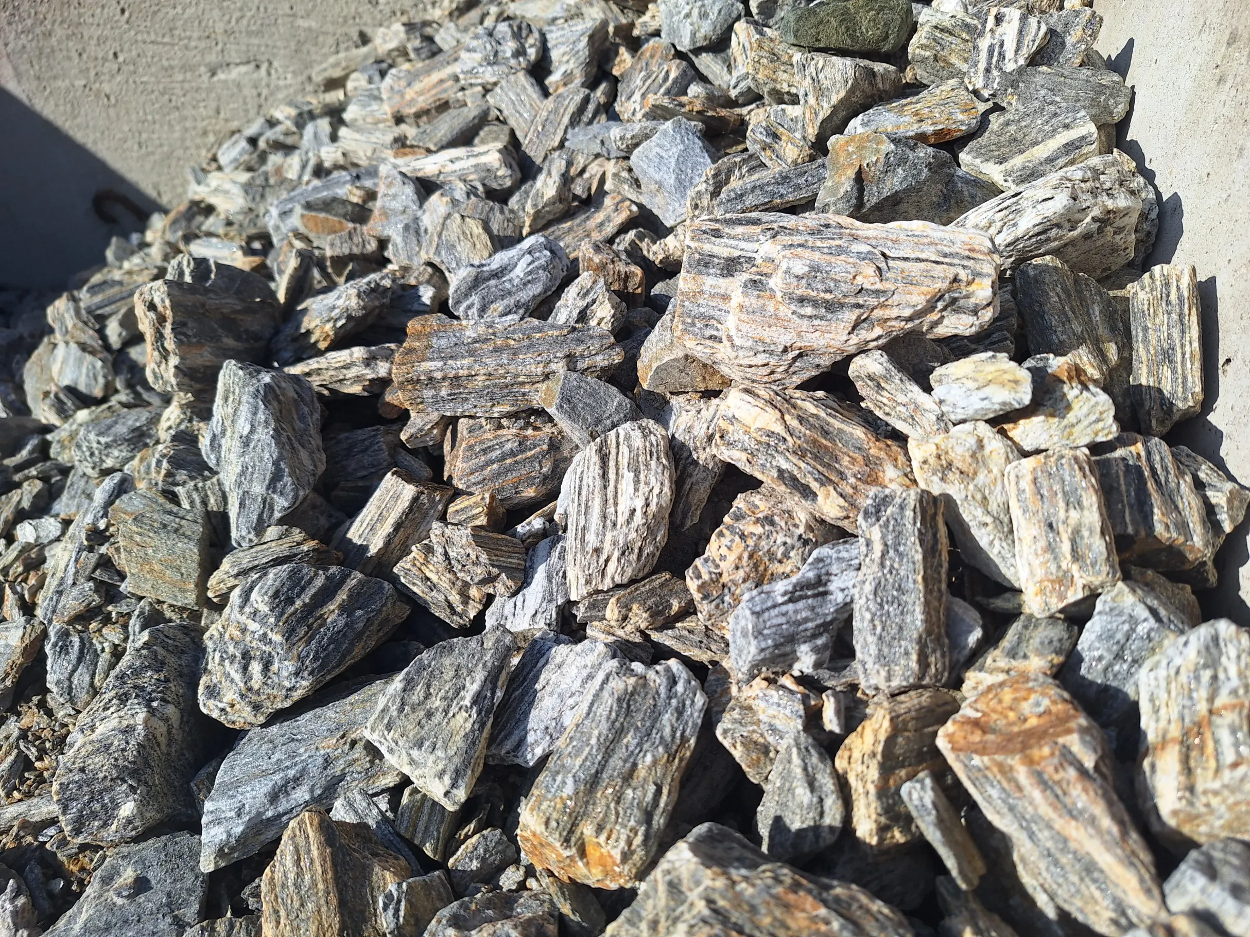 kora kamienna do ogrodu